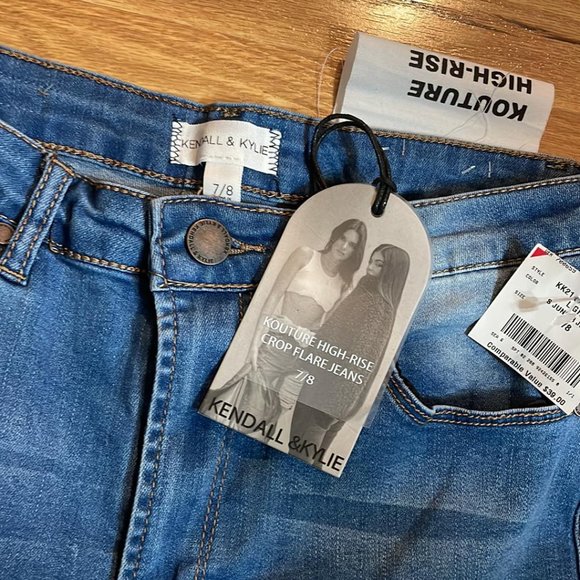 Junior Size 7/8 Kouture High Rise Crop Flare Jeans Kendall & Kylie NWT - Picture 3 of 3